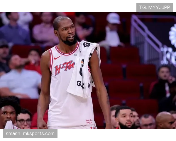 戴维斯本赛季表现稳健，足球影响力持续提升